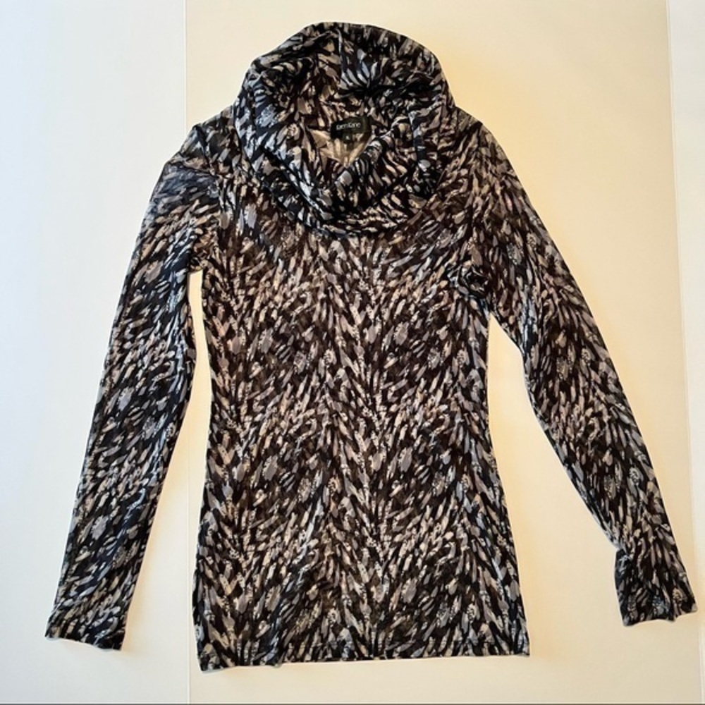 💚 Karen Kane sheer cowl neck top size XL